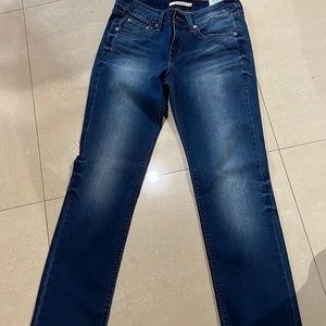 Levis| Blue new jeans
